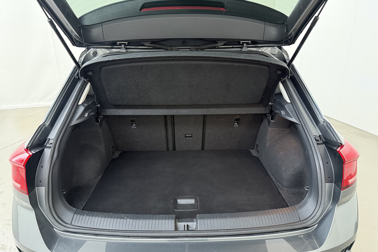 Volkswagen T-Roc — photo 5