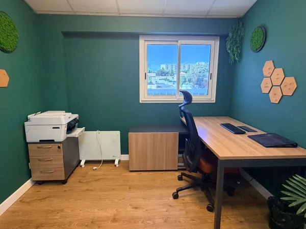 Bureau 21 m2 Nimes Ouest