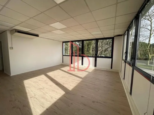 Bureaux 341 m²
