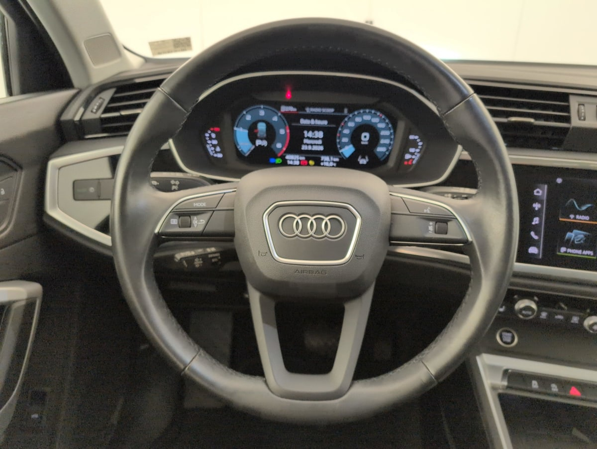 Audi Q3 — photo 14