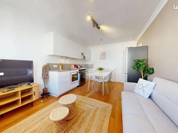 Chambre 5 pièces 77 m²
