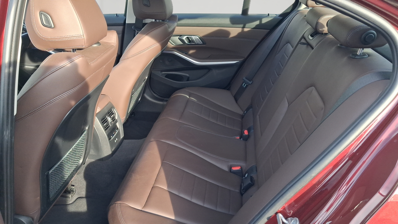 BMW 320e 204 ch BVA8 — photo 12