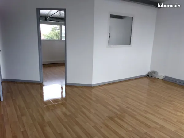 Bureau climatisé très clair 45m²