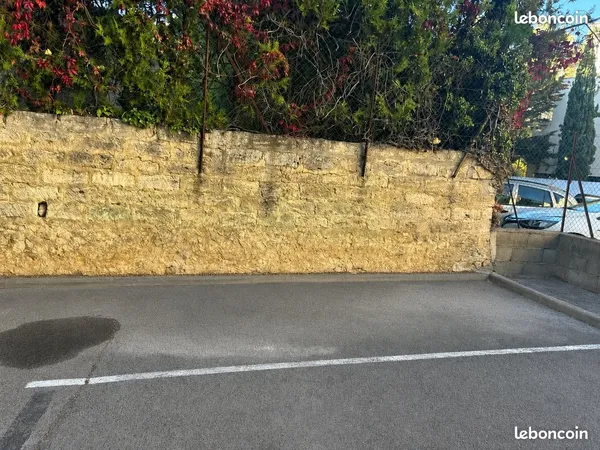 Parking extérieur - résidence sécurisée
