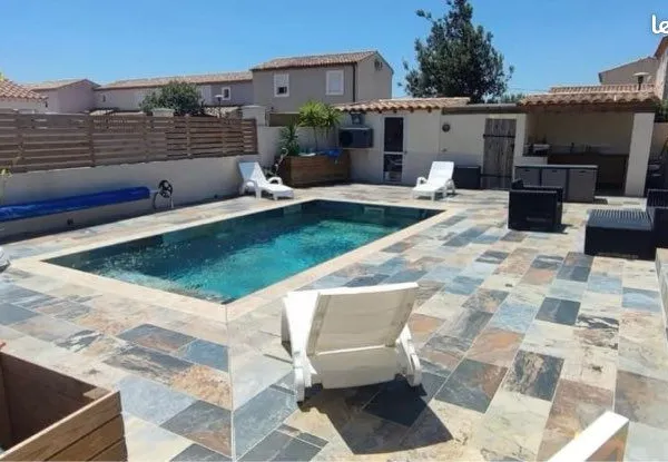 Maison familiale contemporaine de 150 m² avec piscine - Saint-Gilles (Gard)