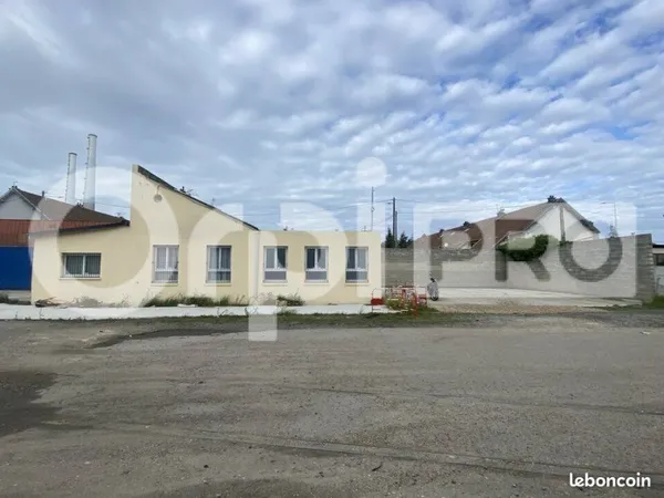 Bureau 200 m²