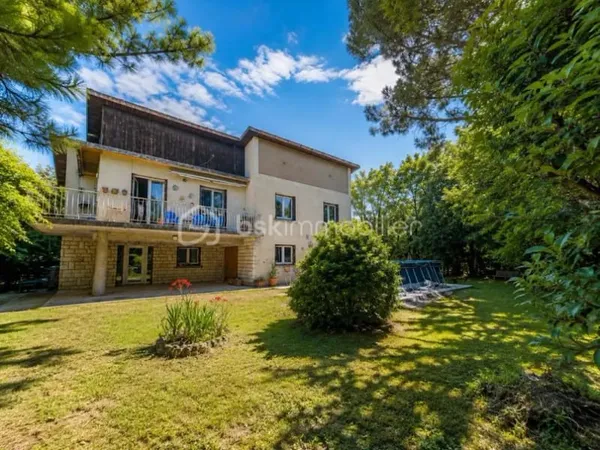 Maison 7 pièces 151 m²