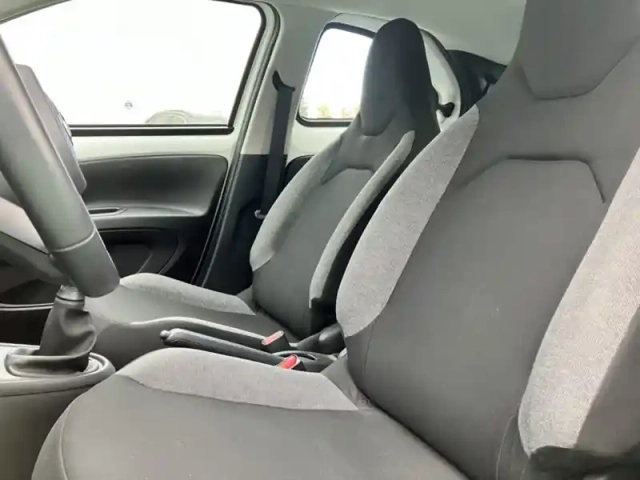 Toyota Aygo 1.0 vvt-i 72 dynamic / pack zen — photo 12