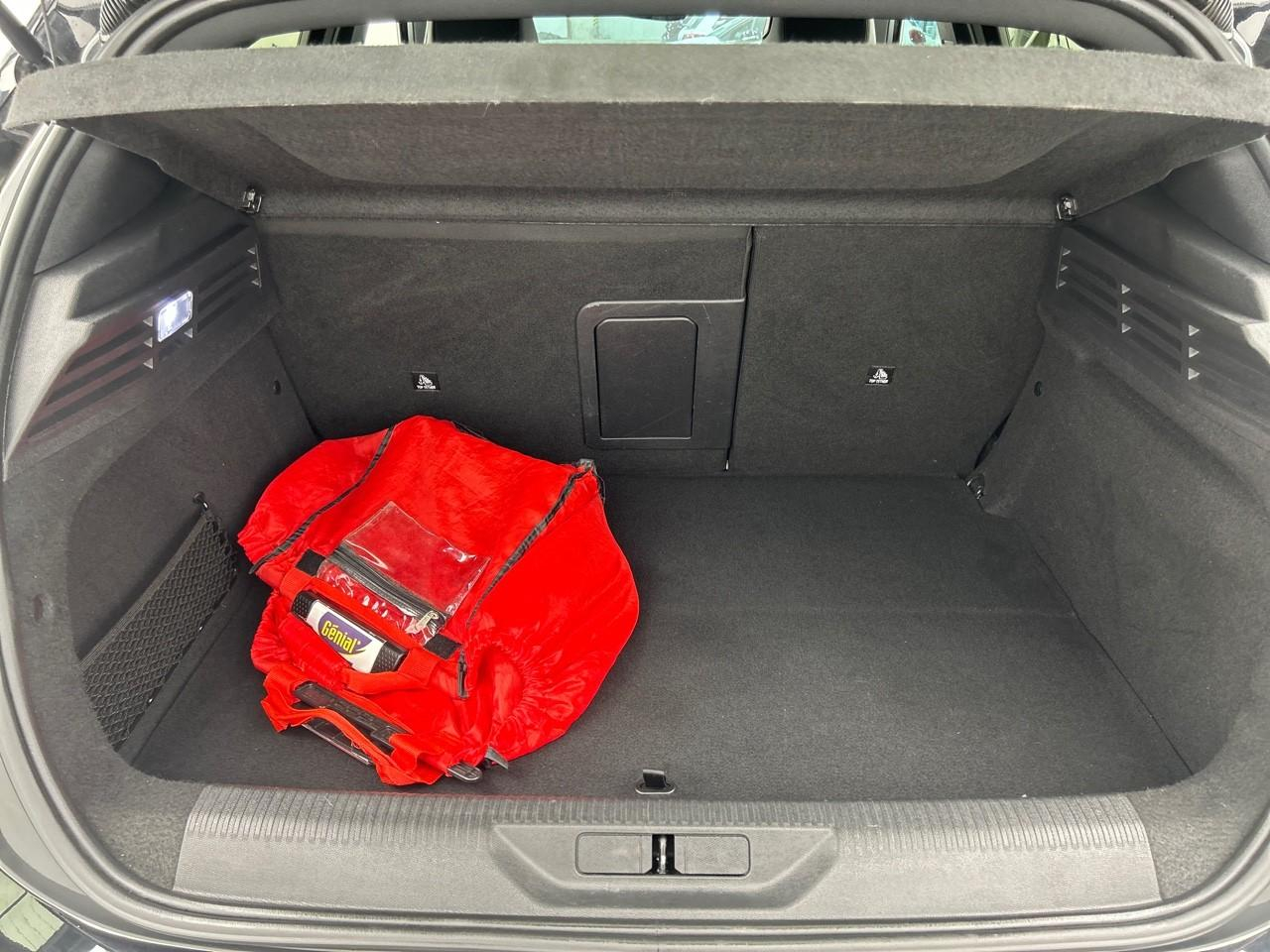 Peugeot 308 phev 225 e-eat8 gt — photo 14