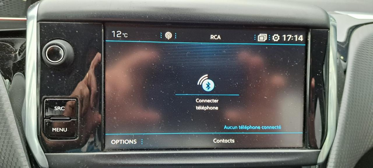 Peugeot 2008 puretech 130 s&s eat6 gt line — photo 16