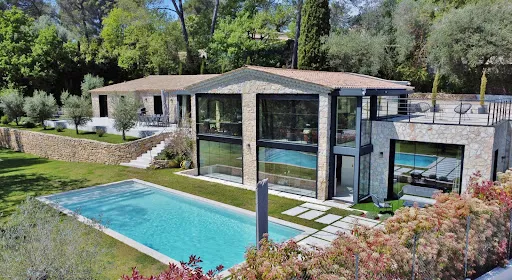 Villa 8 pièces 280 m²