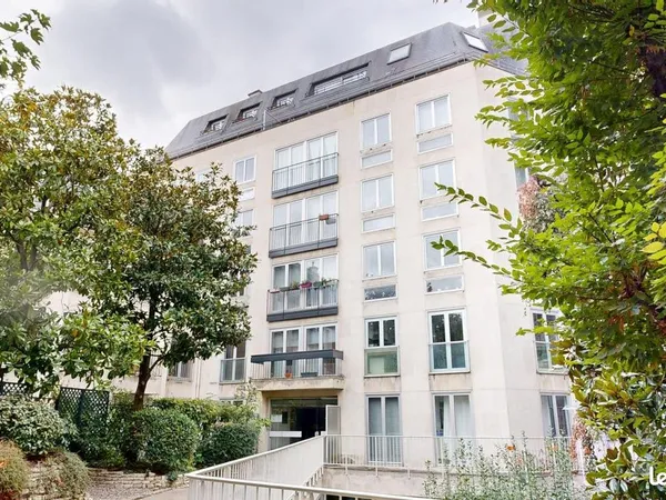 Bureaux 1 522 m²