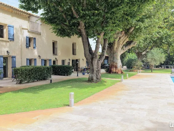 Magnifique Domaine Provençal d'exception 515 m² - Parc 1,2 Ha - "15 Min" L'Isle-sur-la-Sorgue