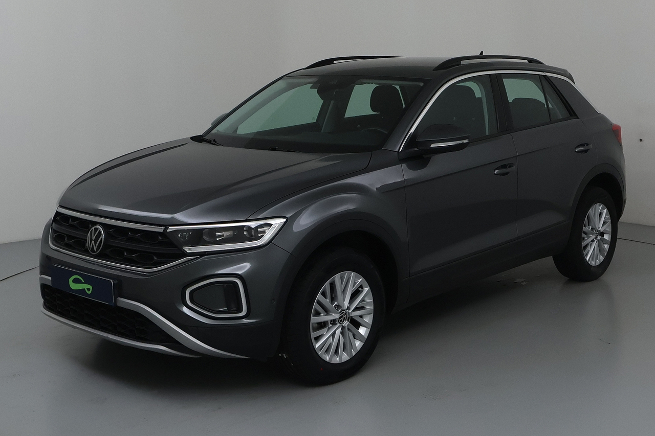 Volkswagen T-Roc — photo 1
