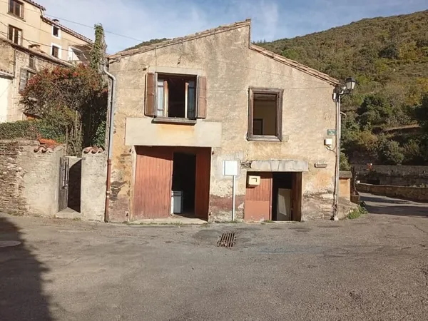 Maison de montagne à vendre à Mas-Cabardès : 4 pièces, 2 chambres, à rénover