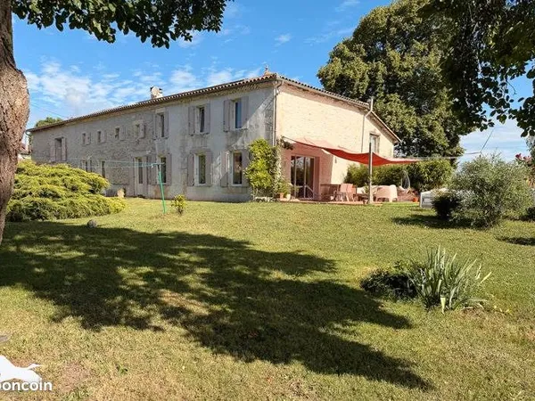 Maison 9 pièces 354 m²