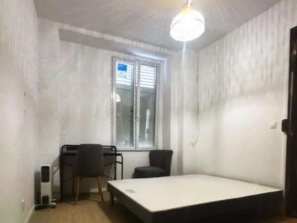 Studio entièrement refait à neuf