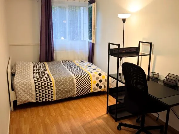 Chambre en colocation avec salle d'eau privative
