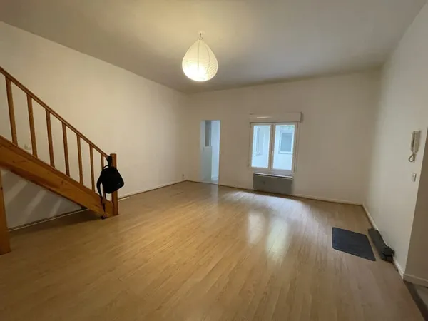 Appartement T3 duplex (côté cour) - Bordeaux PEY BERLAND (ru