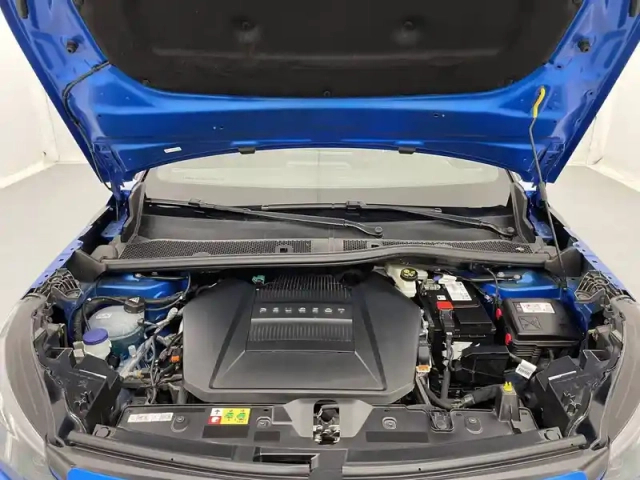 Peugeot 2008 electrique 136 ch — photo 22