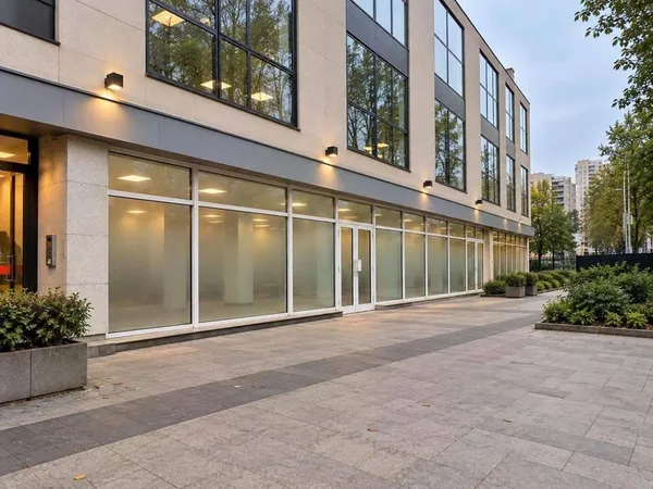 Local commercial 620 m²