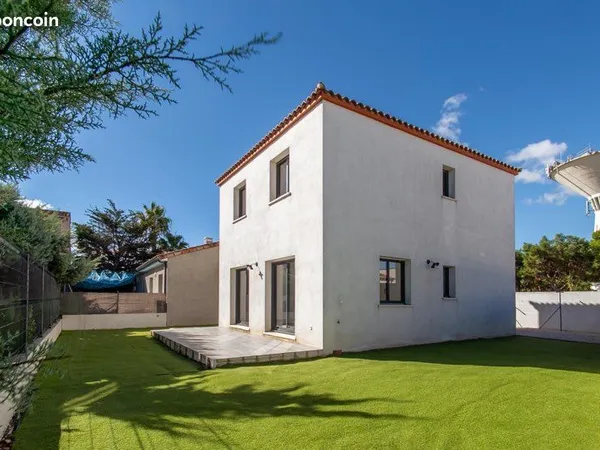 Maison de 2020, 3 chambres, garage et jardin