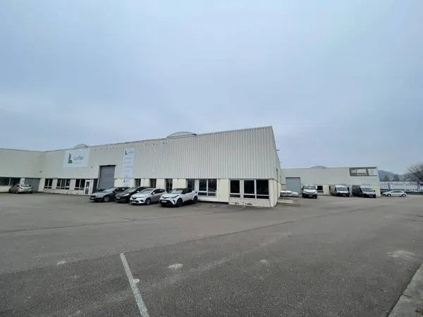 Local d'activité 436 m²
