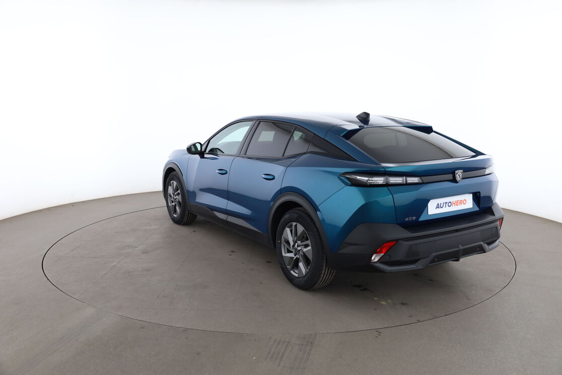 Peugeot 408 1.2 Hybrid Allure e-DCS6 — photo 3