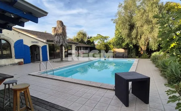 Villa au calme proche centre