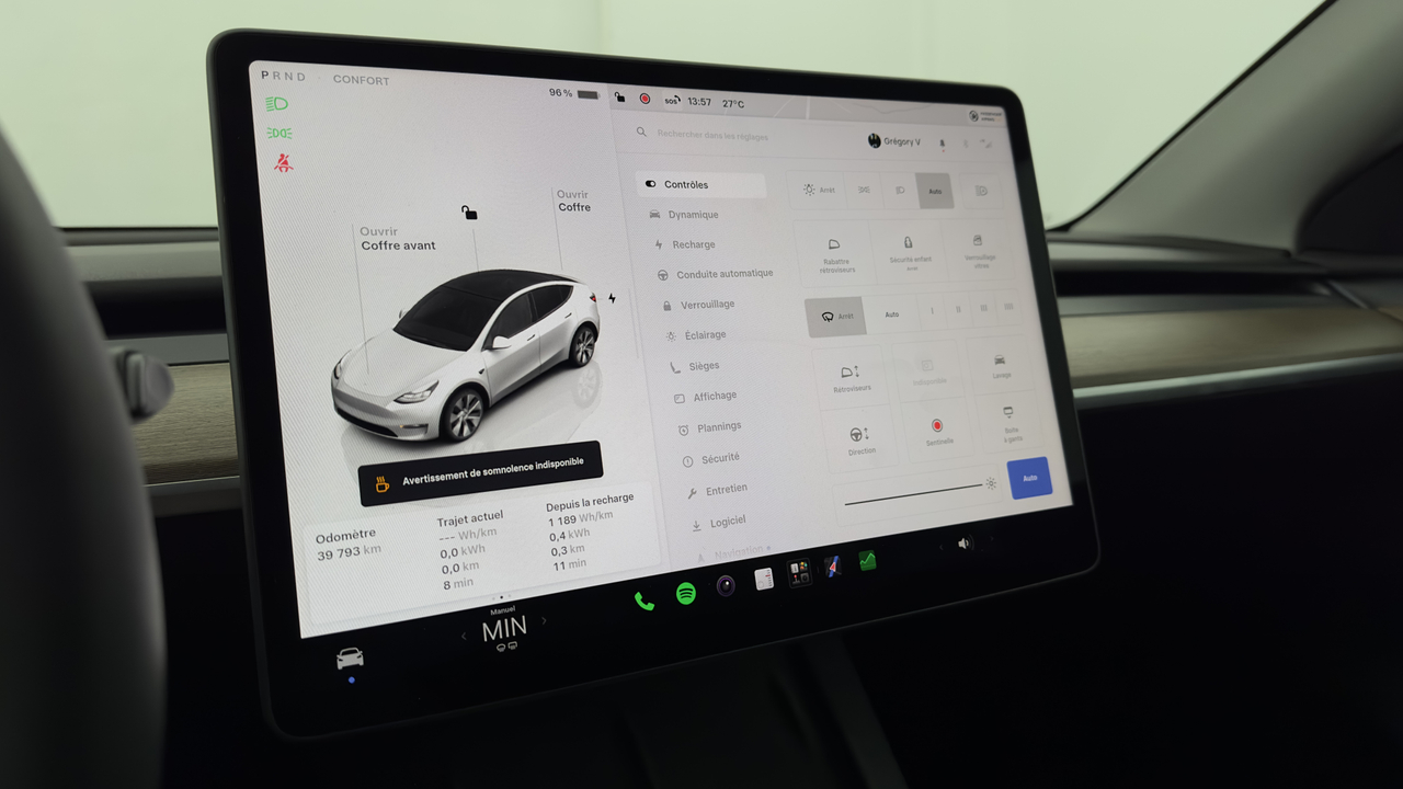 Tesla MODEL Y Standard RWD — photo 24
