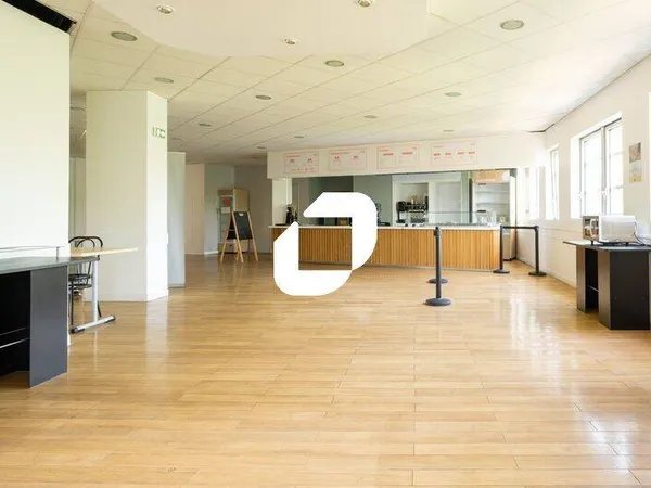 Bureaux 573 m²