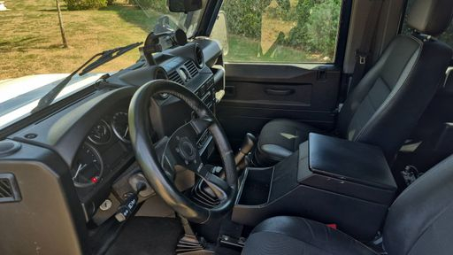 Land Rover Defender 90 2.2 TDCi 122 4WD - SE – 2012 – 134095 km – Diesel – Boîte Manuelle — photo 21