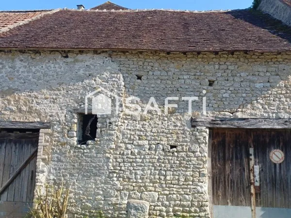 Grange à restaurer sur Auxy.
