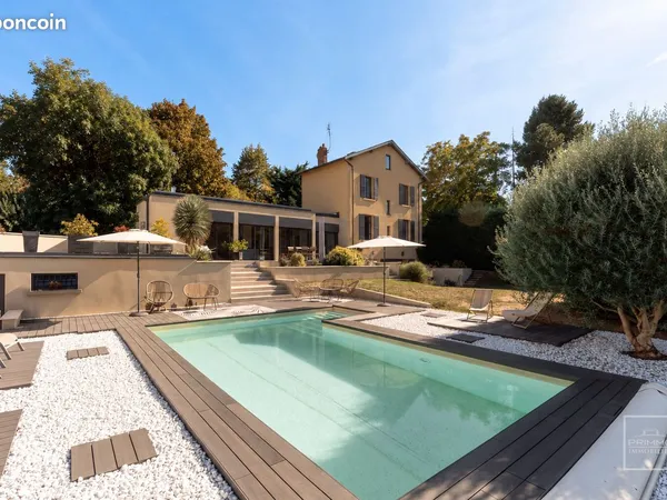 Maison 7 pièces 201 m²