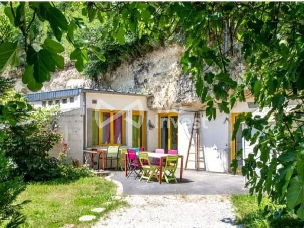 Ensemble immobilier troglodytique
