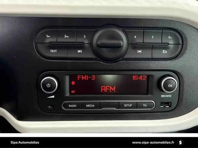 Renault Twingo iii tce 95 — photo 16