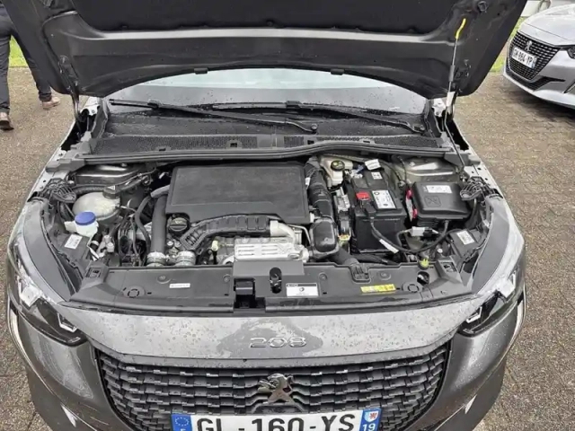 Peugeot 208 puretech 100 s&amp;s bvm6 style — photo 7