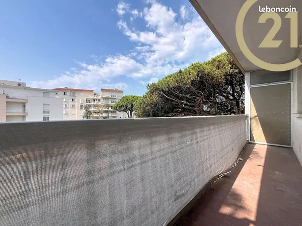 Studio 1 pièce 28 m²