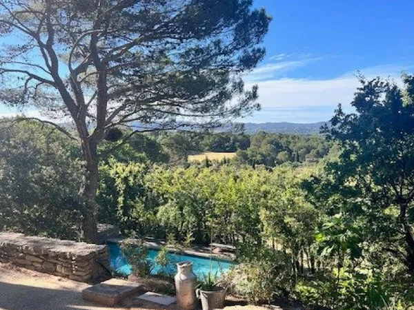 Maison d'exception sur 8000m2 environ de nature