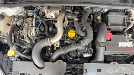 Renault Clio 1.6 Turbo 220 EDC6 - RS Trophy – 2016 – 90500 km – Essence – Boîte Automatique — photo 22