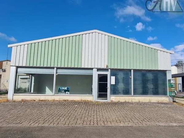 Local professionnel 256 m²