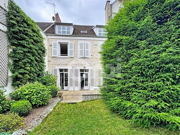 Maison 6 pièces 179 m²