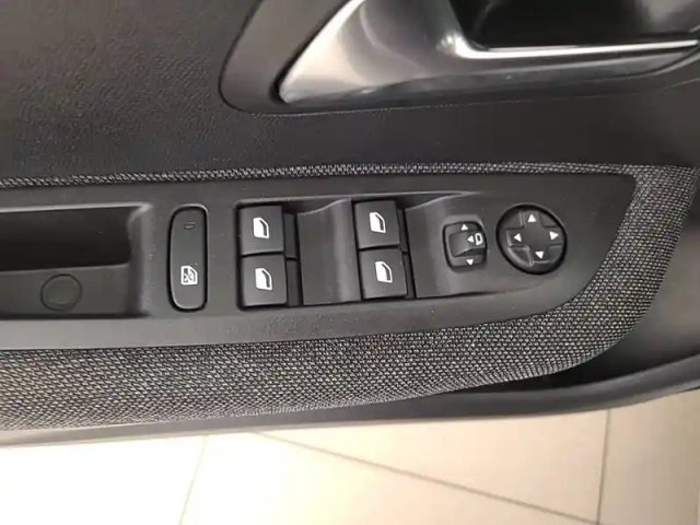 Peugeot 208 puretech 100 s&amp;s bvm6 — photo 50