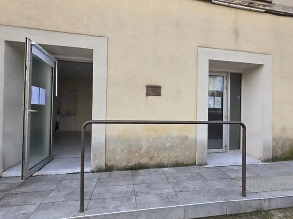 Local commercial 2 pièces 33 m²