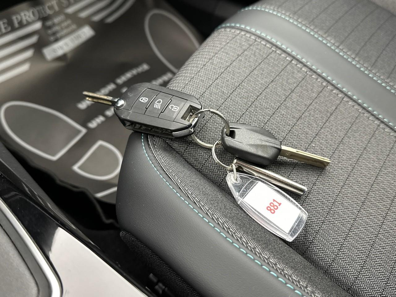 Peugeot 2008 puretech 100 s&s bvm6 allure — photo 30