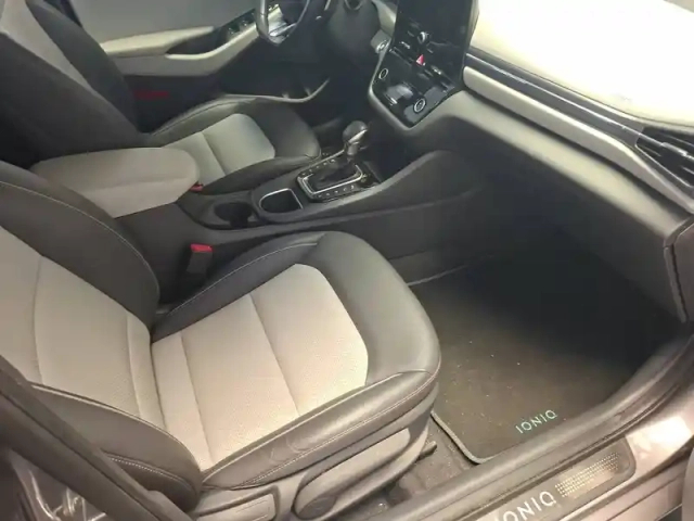 Hyundai Ioniq plug-in 141 ch — photo 11