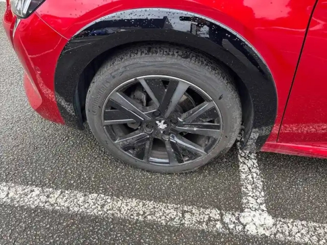 Peugeot 208 puretech 130 s&amp;s eat8 — photo 13