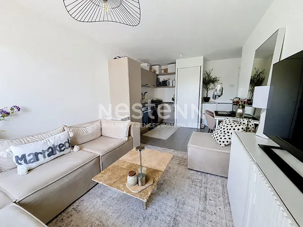 Lumineux T2 en étage élevé, vue dégagée, calme, résidence de 2016, garage en sus