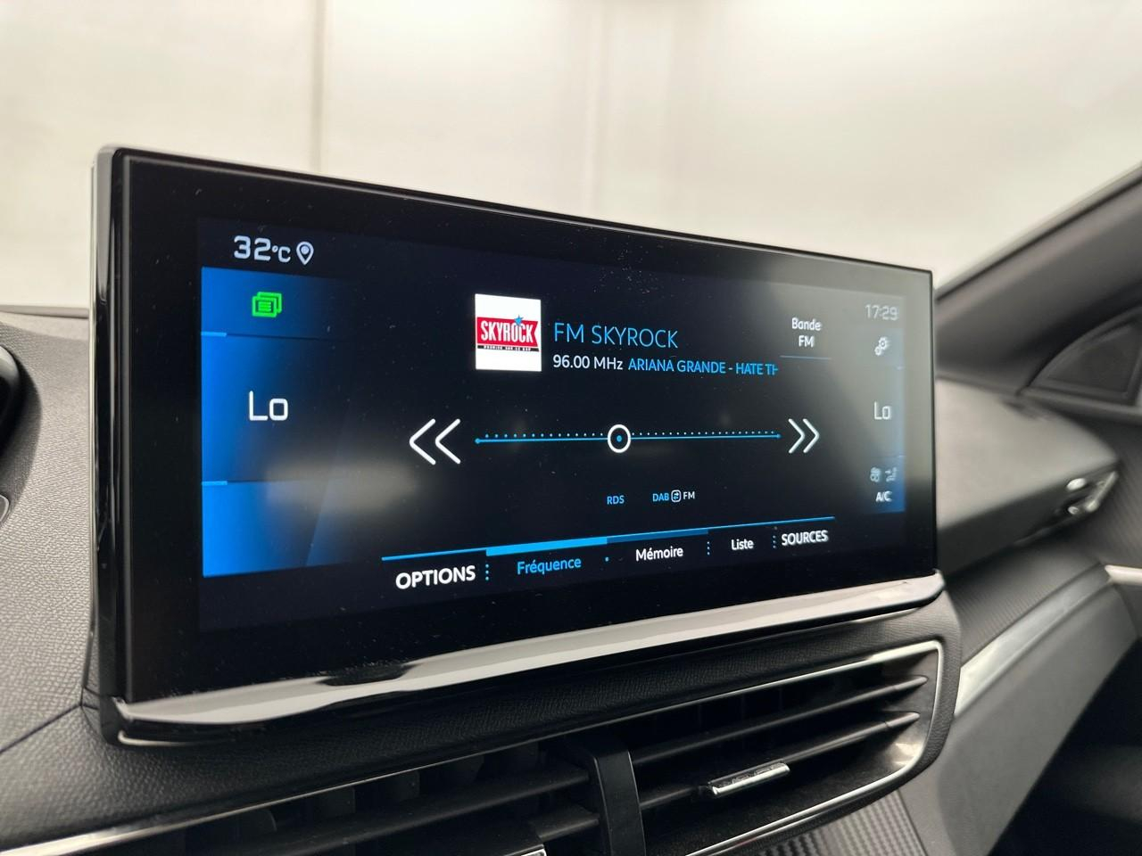 Peugeot 3008 puretech 130ch s&s eat8 active pack — photo 22