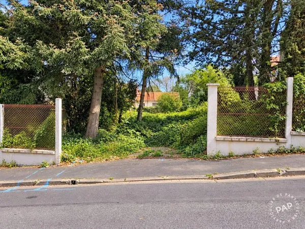 Terrain 223 m²